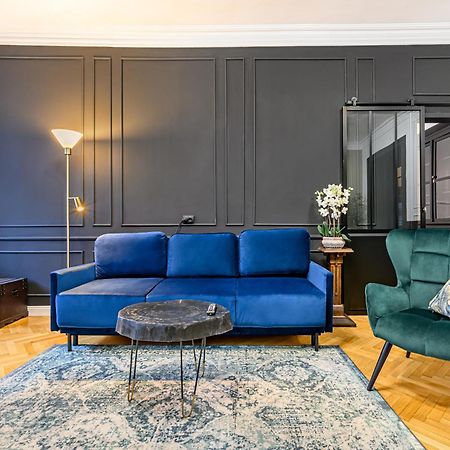 Colins Place Μπρασόβ Εξωτερικό φωτογραφία