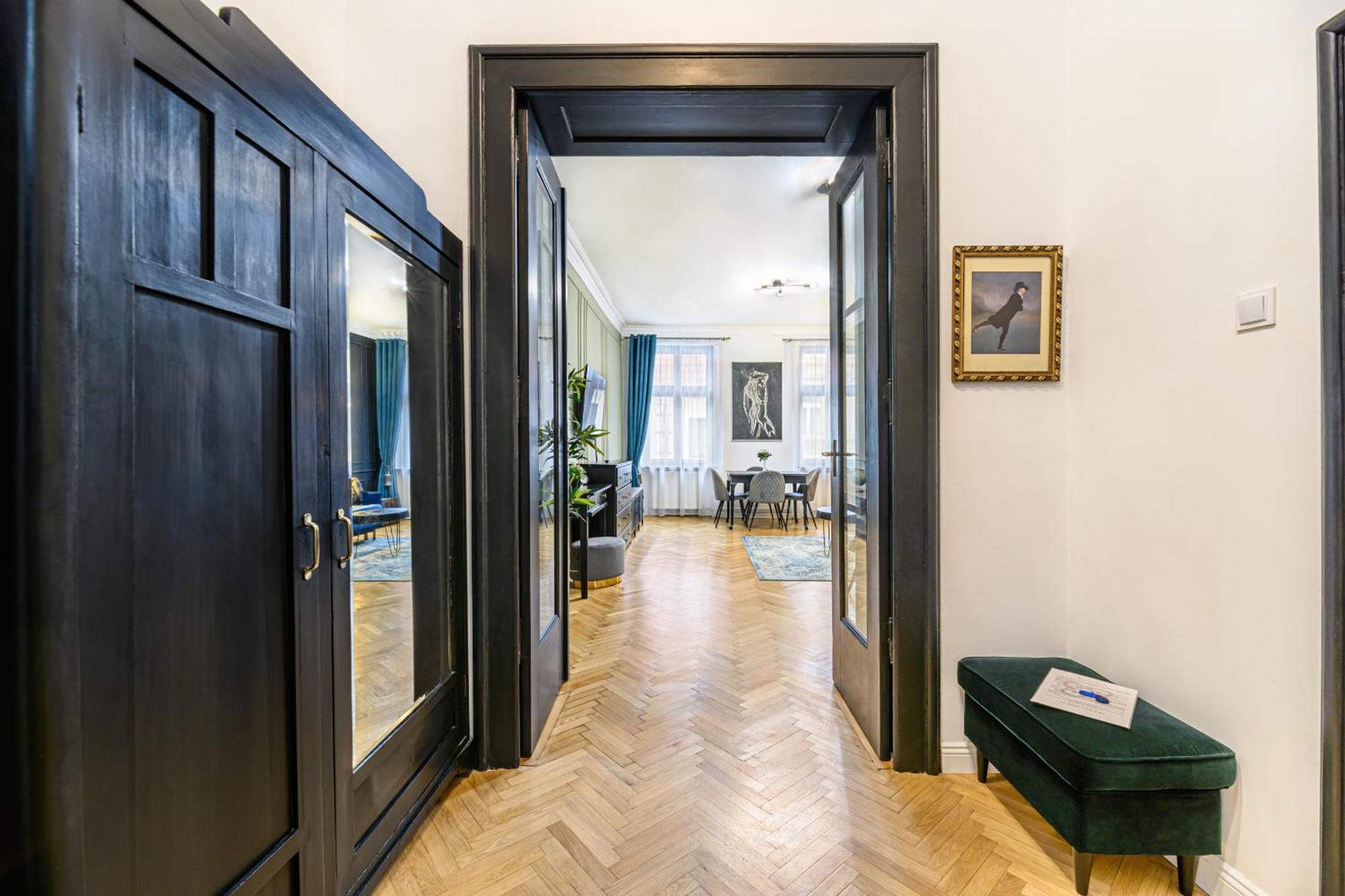 Colins Place Μπρασόβ Εξωτερικό φωτογραφία