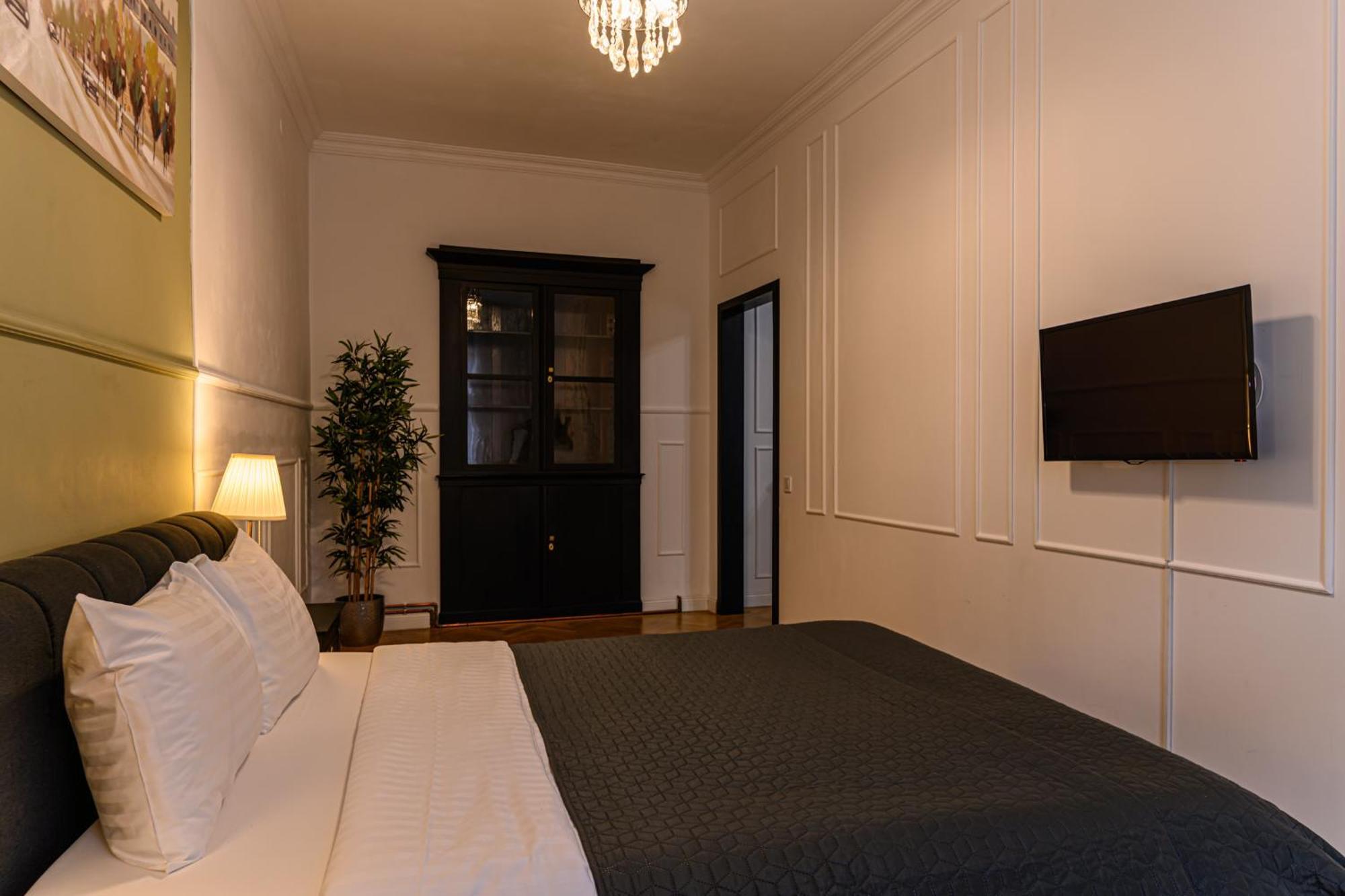 Colins Place Μπρασόβ Εξωτερικό φωτογραφία