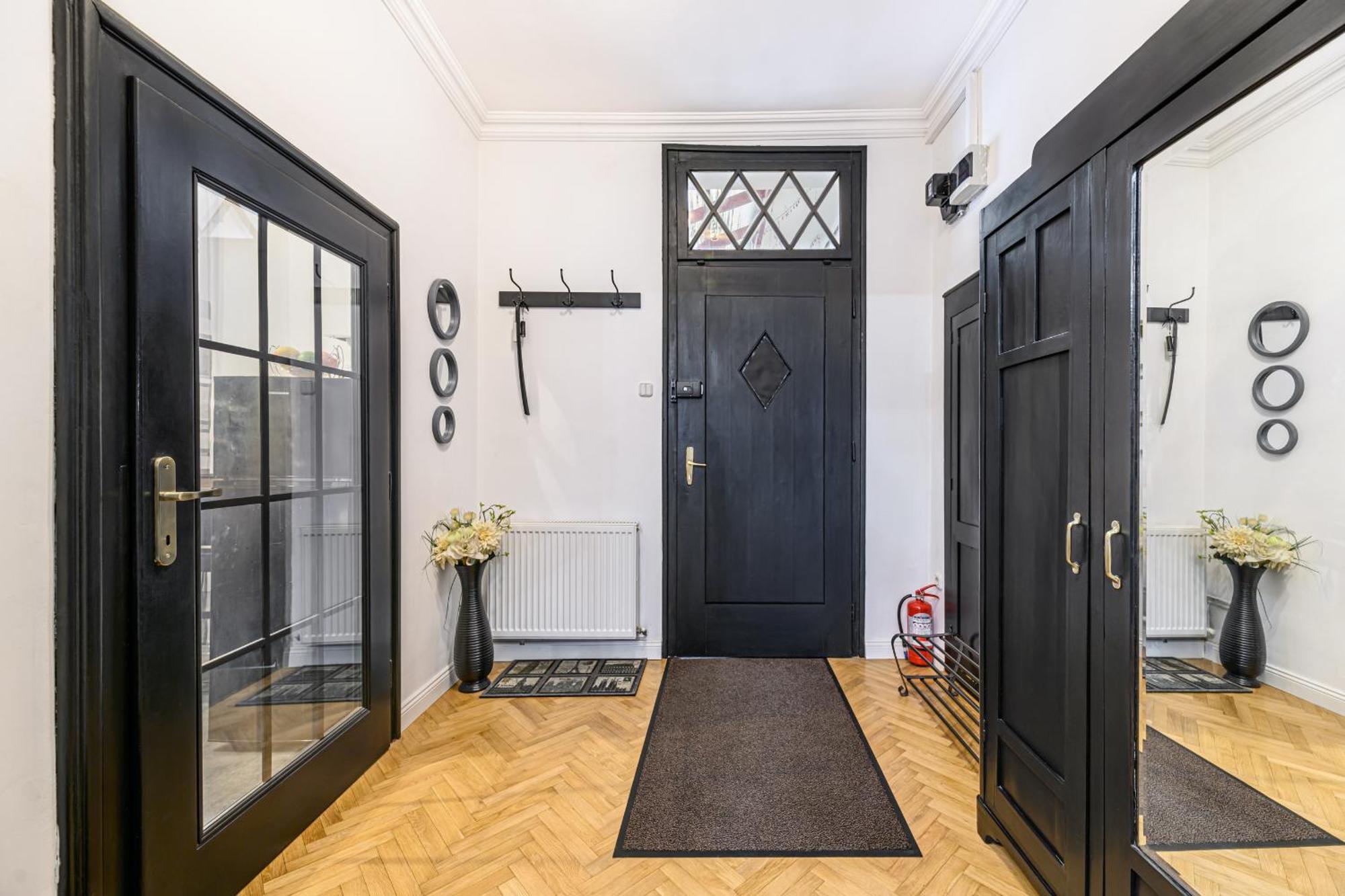 Colins Place Μπρασόβ Εξωτερικό φωτογραφία